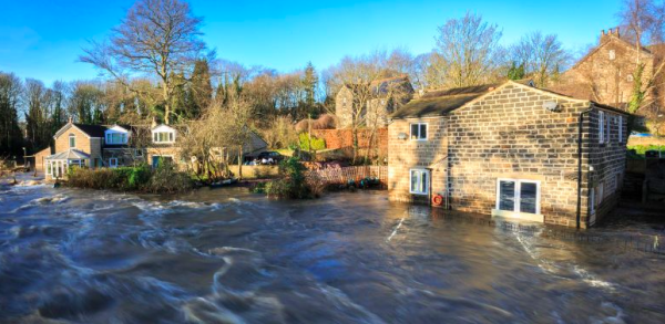 Certains assureurs (comme Axa) envoient des alertes sur smartphone en cas de risques d'inondations ou de tempête – doc. AXA